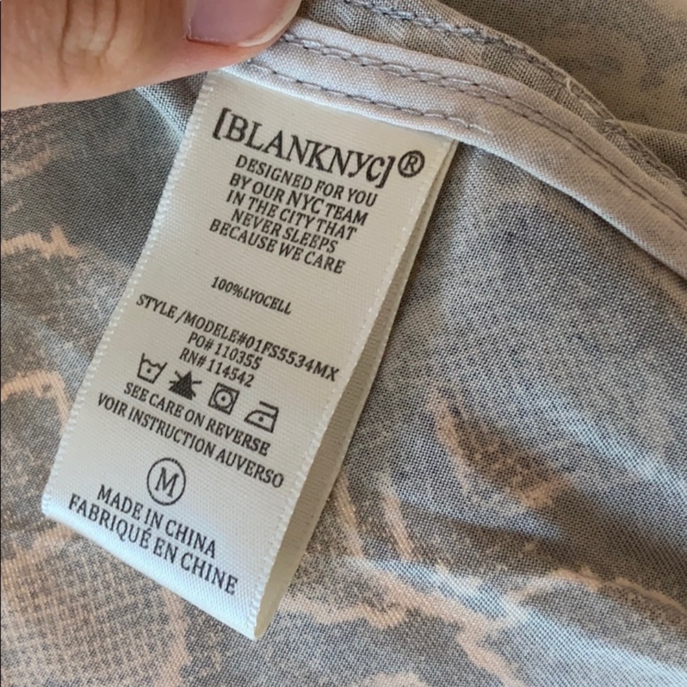 Blank NYC Snakeskin Cropped Fabric Jacket - Picture 8 of 9